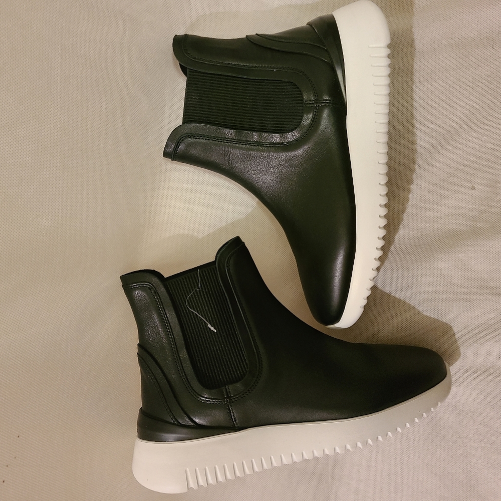 AQUATALIA Women's Cristiana Leather Chelsea Boots in Black Sz 8.5